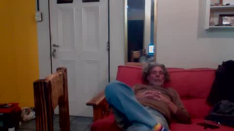 Snapshot of discretopasivo chatting on 05/21/26, 01:01 discretopasivo online show from 05/21/26, 01:01