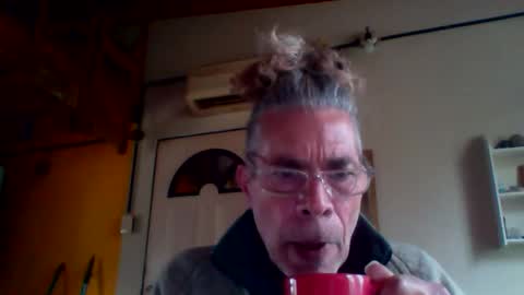 Snapshot of discretopasivo chatting on 05/27/26, 06:49 discretopasivo online show from 05/27/26, 06:49