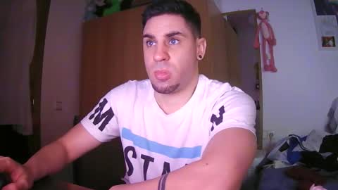 Snapshot of diselobienclaro chatting on 12/19/25, 10:39 diselobienclaro online show from 12/19/25, 10:39