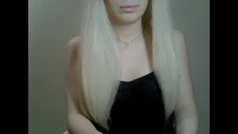 Snapshot of ditamilton chatting on 01/20/25, 07:14 DitaMilton online show from 01/20/25, 07:14