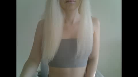 Snapshot of ditamilton chatting on 02/28/25, 12:42 DitaMilton online show from 02/28/25, 12:42