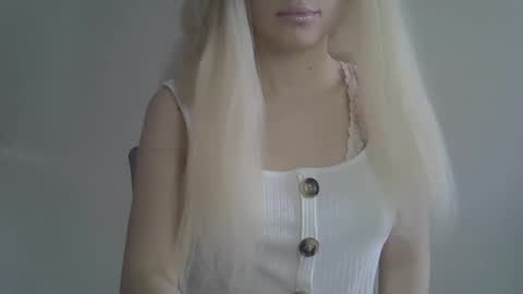 Snapshot of ditamilton chatting on 03/08/25, 06:43 DitaMilton online show from 03/08/25, 06:43