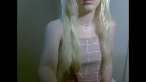 Snapshot of ditamilton chatting on 12/05/25, 02:14 DitaMilton online show from 12/05/25, 02:14