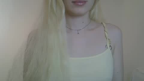 Snapshot of ditamilton chatting on 03/08/26, 07:39 DitaMilton online show from 03/08/26, 07:39