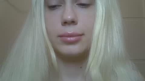 DitaMilton online show from 04/26/26, 07:22