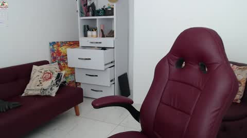 Snapshot of diva_milf chatting on 12/28/24, 10:13 Diva online show from 12/28/24, 10:13