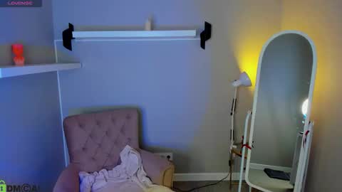 divarousee online show from 03/16/26, 01:22