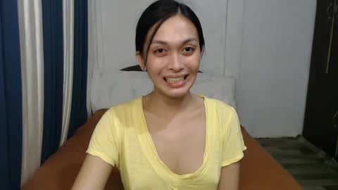 Snapshot of divina_graciaxx chatting on 01/14/25, 02:22 DIVINA online show from 01/14/25, 02:22