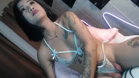 Snapshot of divinaaaaa chatting on 04/22/26, 11:23 divinaaaaa online show from 04/22/26, 11:23