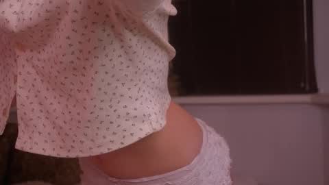 Eva and Lucia online show from 09/25/25, 08:56