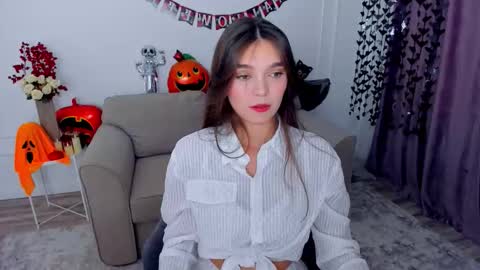 Snapshot of divineamour chatting on 10/17/25, 11:24 Hannah online show from 10/17/25, 11:24
