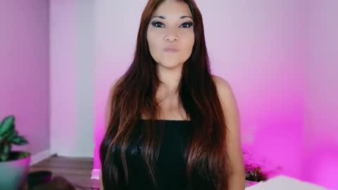 Snapshot of divinelynn chatting on 11/02/25, 07:05 DivineLynn online show from 11/02/25, 07:05