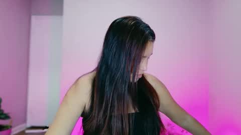 Snapshot of divinelynn chatting on 11/03/25, 02:29 DivineLynn online show from 11/03/25, 02:29