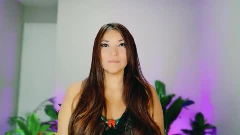 Snapshot of divinelynn chatting on 11/16/25, 02:00 DivineLynn online show from 11/16/25, 02:00