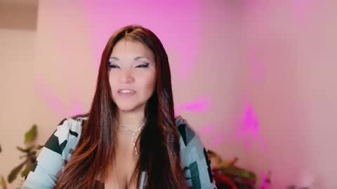 Snapshot of divinelynn chatting on 01/16/26, 12:31 DivineLynn online show from 01/16/26, 12:31