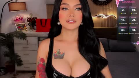 Snapshot of divinequeen chatting on 04/10/26, 01:49 online show from 04/10/26, 01:49