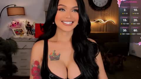 Snapshot of divinequeen chatting on 04/28/26, 02:22 online show from 04/28/26, 02:22