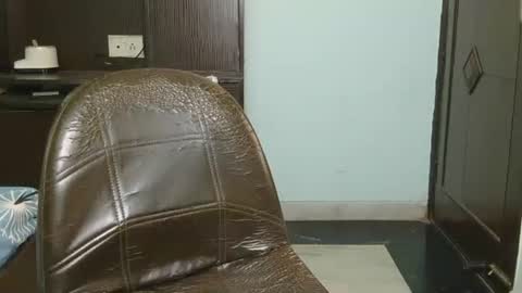 Snapshot of divyakhan chatting on 09/23/25, 04:15 divyakhan online show from 09/23/25, 04:15