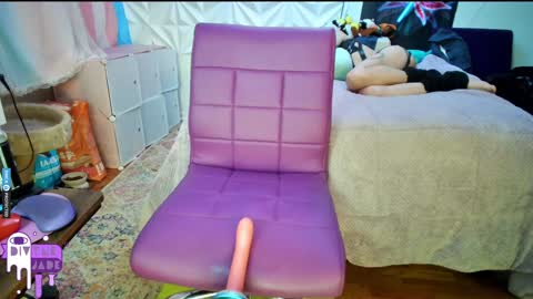 Snapshot of divynejade chatting on 12/01/24, 10:43 Jade Divyne online show from 12/01/24, 10:43