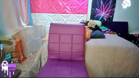 Snapshot of divynejade chatting on 12/10/24, 02:28 Jade Divyne online show from 12/10/24, 02:28