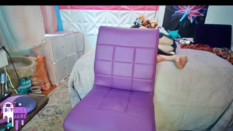 Snapshot of divynejade chatting on 12/15/24, 05:10 Jade Divyne online show from 12/15/24, 05:10