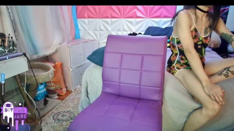 Snapshot of divynejade chatting on 12/21/24, 10:39 Jade Divyne online show from 12/21/24, 10:39