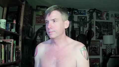 Snapshot of dix_handley_50 chatting on 03/28/26, 01:05 dix_handley_50 online show from 03/28/26, 01:05