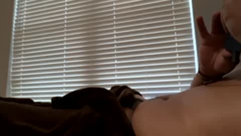 Snapshot of dj9469615 chatting on 12/15/25, 03:05 dj9469615 online show from 12/15/25, 03:05