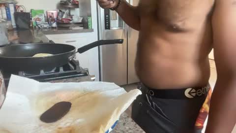 Snapshot of djblackdaddy chatting on 09/15/25, 03:34 djblackdaddy online show from 09/15/25, 03:34