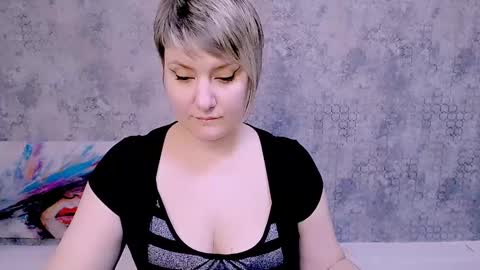 Snapshot of djullia chatting on 01/20/25, 12:07 djullia online show from 01/20/25, 12:07