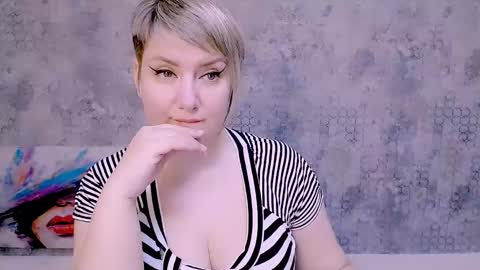 Snapshot of djullia chatting on 02/28/25, 01:14 djullia online show from 02/28/25, 01:14