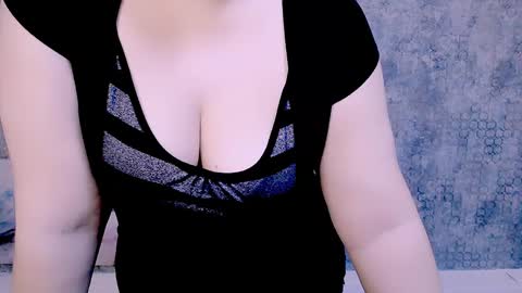 Snapshot of djullia chatting on 03/09/25, 06:06 djullia online show from 03/09/25, 06:06