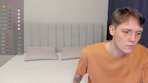 Polly and Kiriko online show from 11/16/25, 07:52