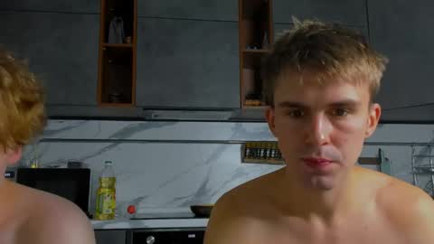 Snapshot of dobrovoritel chatting on 05/11/26, 02:45 Robert online show from 05/11/26, 02:45