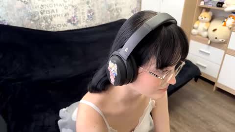 Snapshot of dodiebabikian chatting on 09/12/25, 12:05 Annie PVT IS OPEN online show from 09/12/25, 12:05