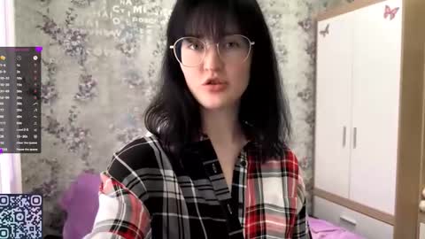 Snapshot of dodiebabikian chatting on 09/27/25, 12:10 Annie PVT IS OPEN online show from 09/27/25, 12:10