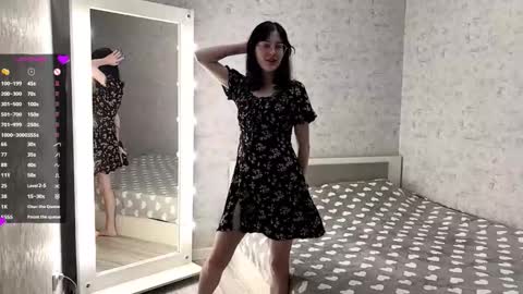 Snapshot of dodiebabikian chatting on 10/04/25, 07:01 Annie PVT IS OPEN online show from 10/04/25, 07:01