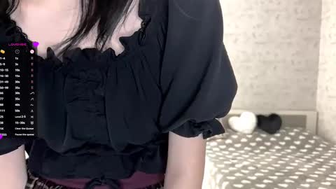 Snapshot of dodiebabikian chatting on 10/13/25, 09:04 Annie PVT IS OPEN online show from 10/13/25, 09:04