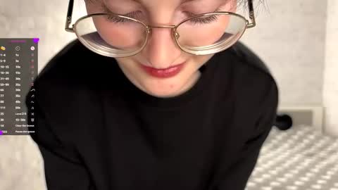 Snapshot of dodiebabikian chatting on 10/17/25, 09:06 Annie PVT IS OPEN online show from 10/17/25, 09:06