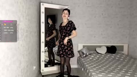 Snapshot of dodiebabikian chatting on 11/17/25, 09:09 Annie PVT IS OPEN online show from 11/17/25, 09:09