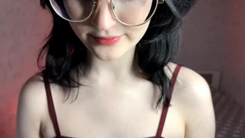 Snapshot of dodiebabikian chatting on 05/07/26, 09:20 Annie PVT IS OPEN online show from 05/07/26, 09:20