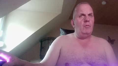 doggy2629 online show from 10/28/25, 03:47