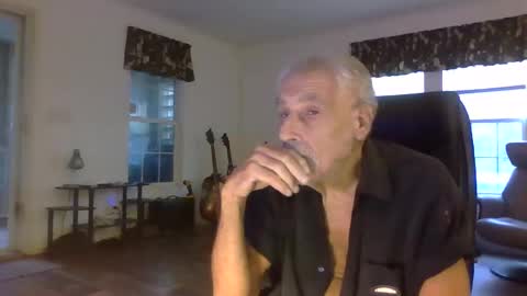 dogluc7 online show from 12/29/24, 07:43