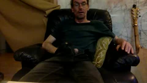 Snapshot of dogstarmanitee chatting on 10/05/25, 08:34 dogstarmanitee online show from 10/05/25, 08:34