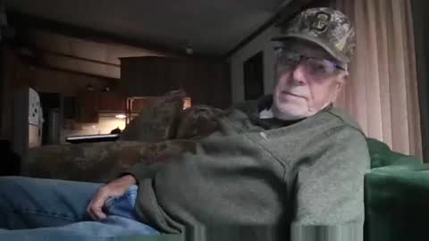 Snapshot of doingmyself69 chatting on 05/28/26, 02:14 doingmyself69 online show from 05/28/26, 02:14