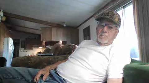 Snapshot of doingmyself69 chatting on 06/02/26, 03:03 doingmyself69 online show from 06/02/26, 03:03