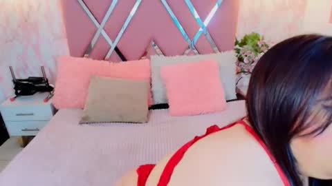 Snapshot of dolce_pearl chatting on 05/05/26, 02:52 Dolce Pearl online show from 05/05/26, 02:52