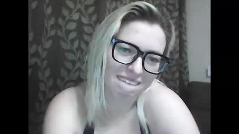 dolce_tempt online show from 12/15/25, 06:56