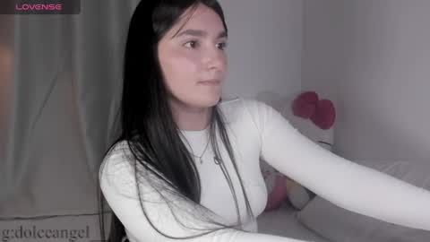 Snapshot of dolceangel__ chatting on 04/30/26, 04:19 Blair online show from 04/30/26, 04:19