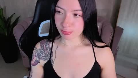 Snapshot of dolcex_a chatting on 10/22/25, 07:57 dolcex_a online show from 10/22/25, 07:57